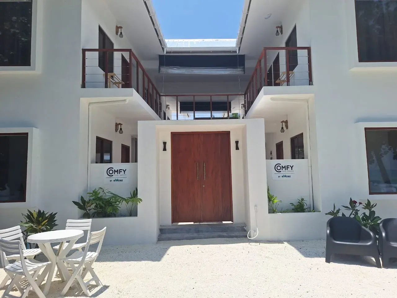 Comfy Cool Breeze by eMzaz — guesthouse in Kaafu Atoll.